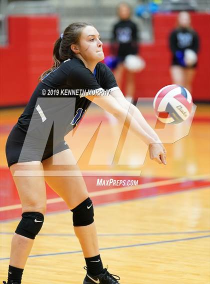 Thumbnail 2 in Midlothian vs Forney (UIL 5A Regional Quarterfinal) photogallery.