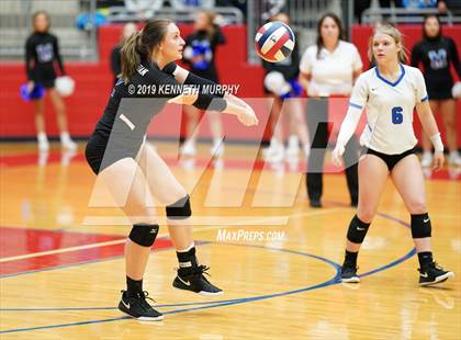 Thumbnail 1 in Midlothian vs Forney (UIL 5A Regional Quarterfinal) photogallery.
