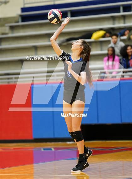 Thumbnail 2 in Midlothian vs Forney (UIL 5A Regional Quarterfinal) photogallery.