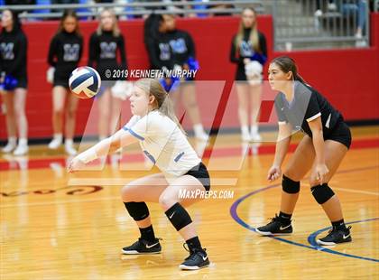 Thumbnail 2 in Midlothian vs Forney (UIL 5A Regional Quarterfinal) photogallery.
