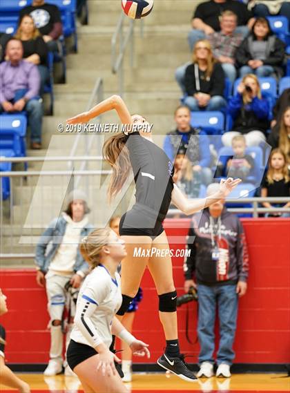 Thumbnail 3 in Midlothian vs Forney (UIL 5A Regional Quarterfinal) photogallery.