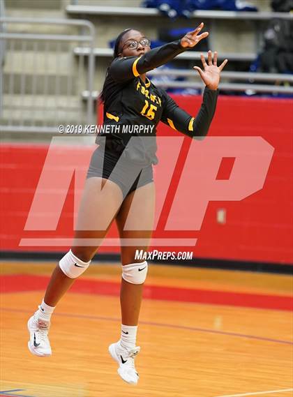 Thumbnail 2 in Midlothian vs Forney (UIL 5A Regional Quarterfinal) photogallery.