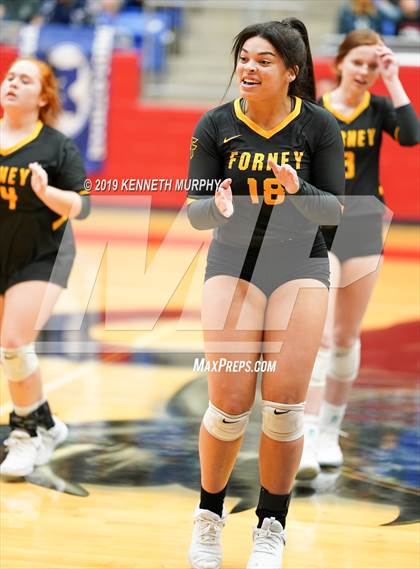 Thumbnail 3 in Midlothian vs Forney (UIL 5A Regional Quarterfinal) photogallery.
