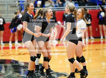 Thumbnail 2 in Midlothian vs Forney (UIL 5A Regional Quarterfinal) photogallery.