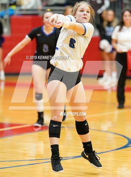 Thumbnail 1 in Midlothian vs Forney (UIL 5A Regional Quarterfinal) photogallery.