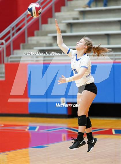 Thumbnail 2 in Midlothian vs Forney (UIL 5A Regional Quarterfinal) photogallery.