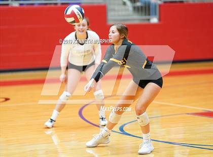 Thumbnail 3 in Midlothian vs Forney (UIL 5A Regional Quarterfinal) photogallery.