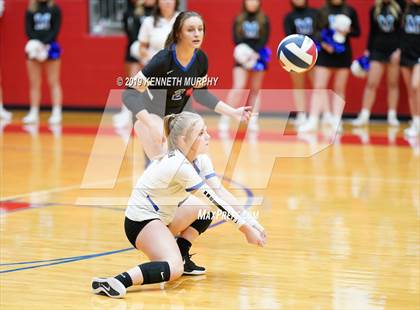 Thumbnail 2 in Midlothian vs Forney (UIL 5A Regional Quarterfinal) photogallery.