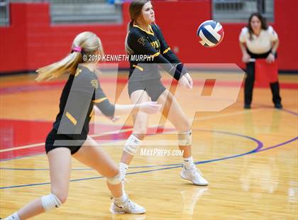 Thumbnail 3 in Midlothian vs Forney (UIL 5A Regional Quarterfinal) photogallery.