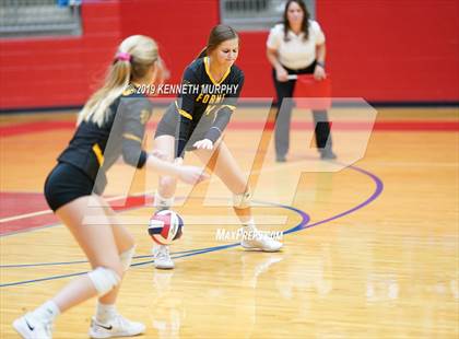 Thumbnail 2 in Midlothian vs Forney (UIL 5A Regional Quarterfinal) photogallery.