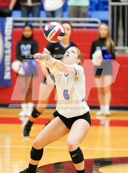 Thumbnail 1 in Midlothian vs Forney (UIL 5A Regional Quarterfinal) photogallery.