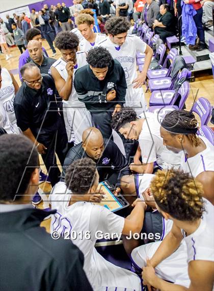 Thumbnail 2 in Folsom @ Sacramento (CIF NorCal Regional Open Division Quarterfinal) photogallery.