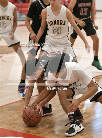 Thumbnail 3 in Sonora vs. South Gate (Rumble 4 Rosecrans) photogallery.