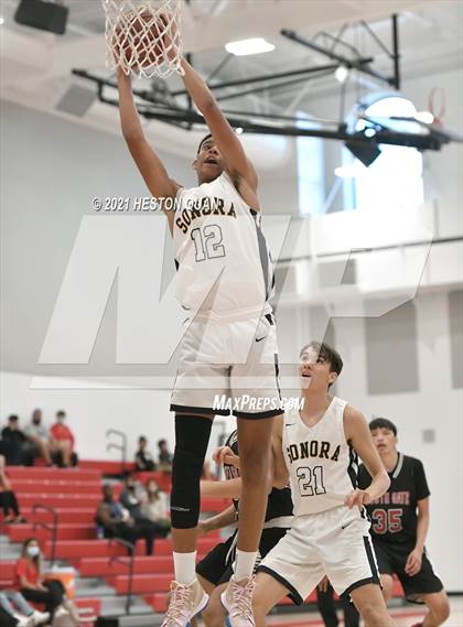 Thumbnail 1 in Sonora vs. South Gate (Rumble 4 Rosecrans) photogallery.