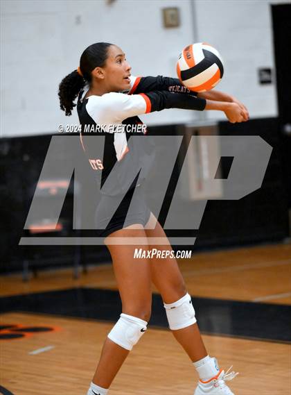 Thumbnail 1 in Winter Park vs Hagerty (FHSAA 7A Region 1 Regional Semifinal) photogallery.