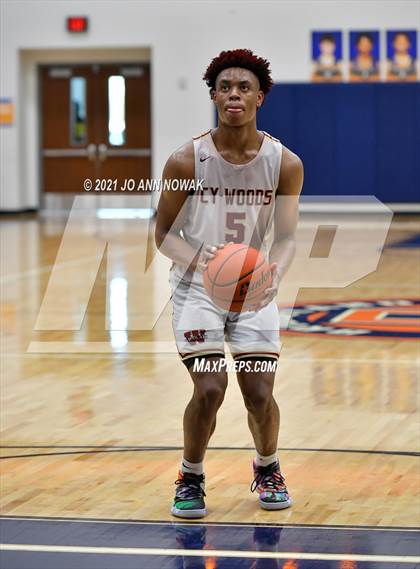Thumbnail 2 in Cypress Woods vs. Klein Oak (UIL 6A Bi-District Playoff) photogallery.