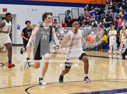 Thumbnail 3 in Cypress Woods vs. Klein Oak (UIL 6A Bi-District Playoff) photogallery.