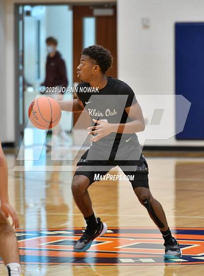 Thumbnail 3 in Cypress Woods vs. Klein Oak (UIL 6A Bi-District Playoff) photogallery.