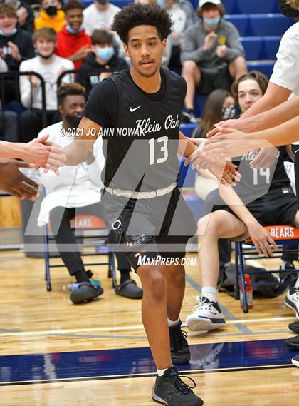 Thumbnail 3 in Cypress Woods vs. Klein Oak (UIL 6A Bi-District Playoff) photogallery.