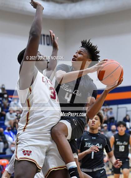 Thumbnail 3 in Cypress Woods vs. Klein Oak (UIL 6A Bi-District Playoff) photogallery.