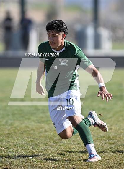 Thumbnail 2 in Hug vs. Coronado (NIAA 5A Championship) photogallery.