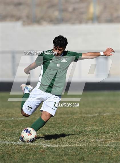 Thumbnail 2 in Hug vs. Coronado (NIAA 5A Championship) photogallery.