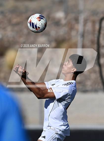 Thumbnail 2 in Hug vs. Coronado (NIAA 5A Championship) photogallery.