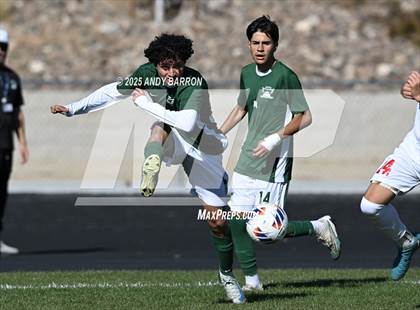 Thumbnail 2 in Hug vs. Coronado (NIAA 5A Championship) photogallery.