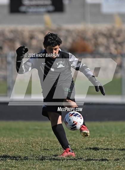 Thumbnail 1 in Hug vs. Coronado (NIAA 5A Championship) photogallery.