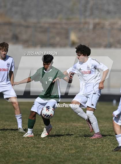 Thumbnail 1 in Hug vs. Coronado (NIAA 5A Championship) photogallery.