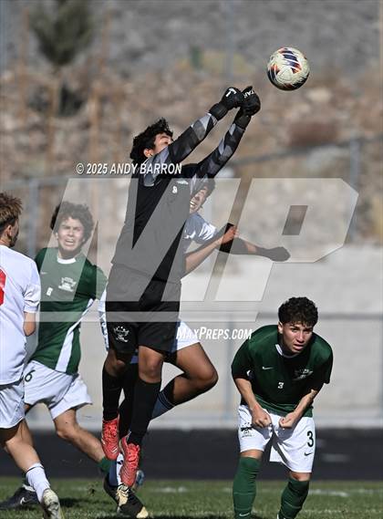 Thumbnail 2 in Hug vs. Coronado (NIAA 5A Championship) photogallery.