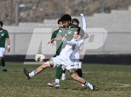 Thumbnail 2 in Hug vs. Coronado (NIAA 5A Championship) photogallery.