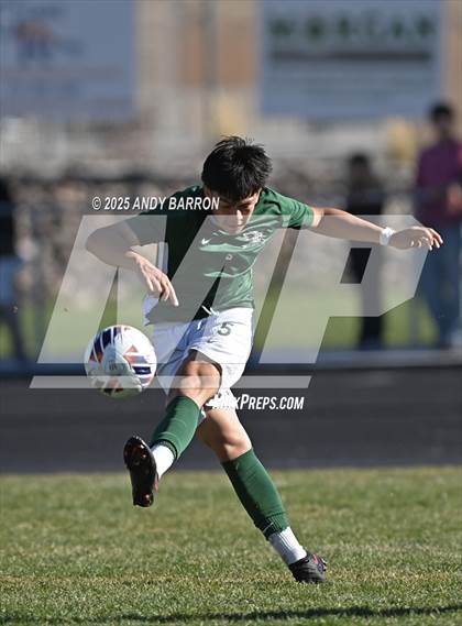 Thumbnail 3 in Hug vs. Coronado (NIAA 5A Championship) photogallery.