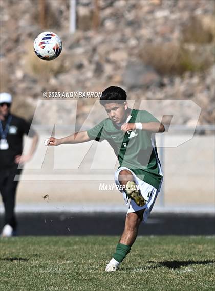 Thumbnail 2 in Hug vs. Coronado (NIAA 5A Championship) photogallery.