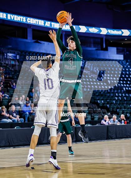 Thumbnail 2 in Wray vs. Plateau Valley (CHSAA 2A Great 8) photogallery.