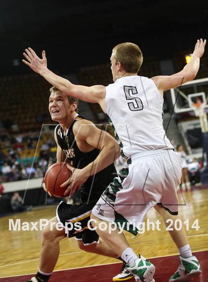 Thumbnail 3 in Arapahoe vs Fossil Ridge (CHSAA 5A Great 8) photogallery.