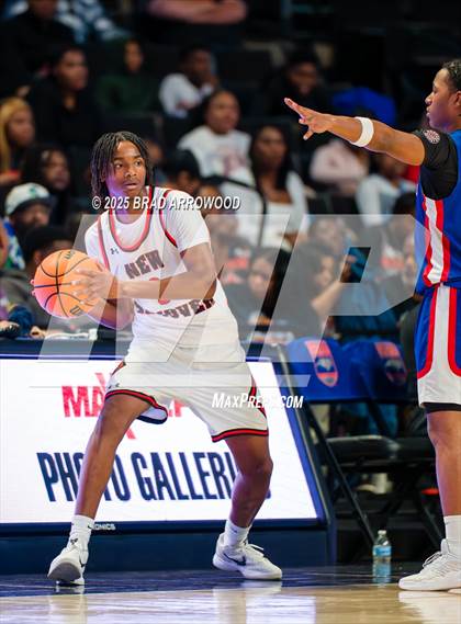 Thumbnail 2 in Sanderson vs New Hanover (NCHSAA 4A Regional Final) photogallery.