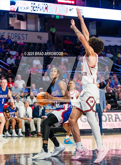 Thumbnail 3 in Sanderson vs New Hanover (NCHSAA 4A Regional Final) photogallery.