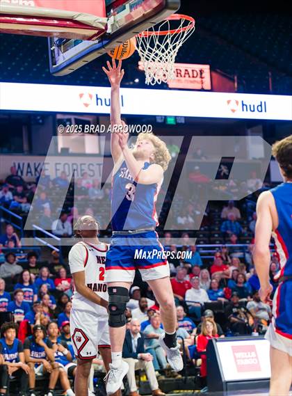 Thumbnail 2 in Sanderson vs New Hanover (NCHSAA 4A Regional Final) photogallery.
