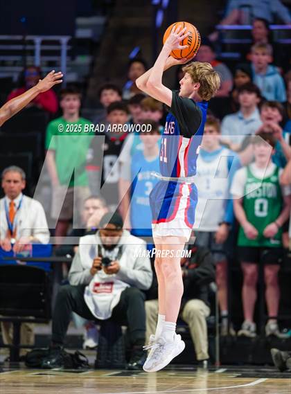 Thumbnail 3 in Sanderson vs New Hanover (NCHSAA 4A Regional Final) photogallery.