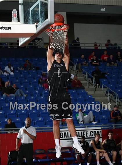 Thumbnail 1 in Christian Life Center vs. Hillcrest (Metroplex Thanksgiving Hoopfest) photogallery.