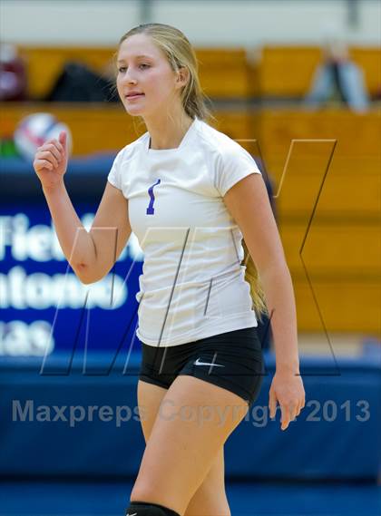 Thumbnail 2 in Brennan vs. Boerne (NISD Volleyball Tournament) photogallery.