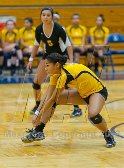 Thumbnail 3 in Brennan vs. Boerne (NISD Volleyball Tournament) photogallery.