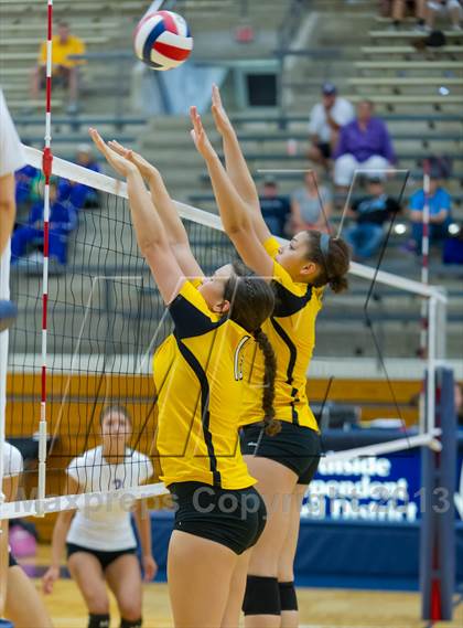 Thumbnail 3 in Brennan vs. Boerne (NISD Volleyball Tournament) photogallery.