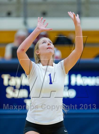 Thumbnail 3 in Brennan vs. Boerne (NISD Volleyball Tournament) photogallery.