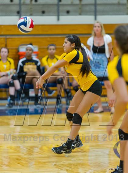 Thumbnail 2 in Brennan vs. Boerne (NISD Volleyball Tournament) photogallery.