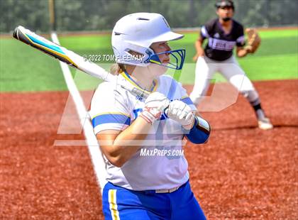 Thumbnail 3 in Olathe South vs Blue Valley Northwest (Regionals) photogallery.