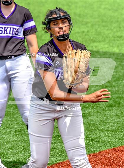 Thumbnail 2 in Olathe South vs Blue Valley Northwest (Regionals) photogallery.