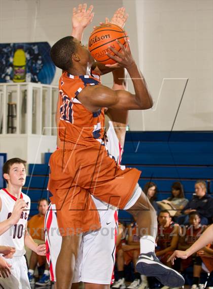 Thumbnail 2 in Pearce vs. Madison (McDonald's Texas Invitational) photogallery.