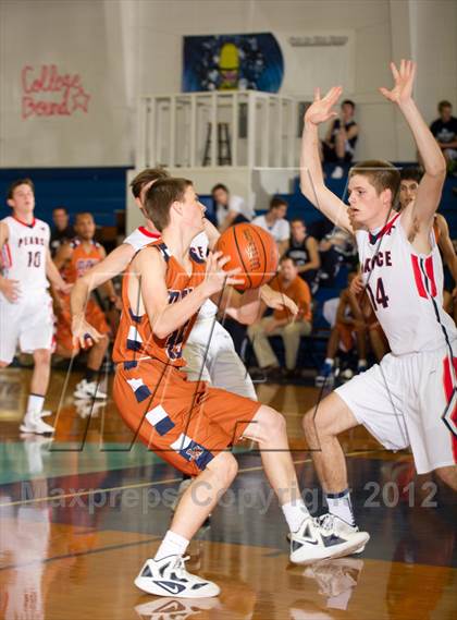 Thumbnail 1 in Pearce vs. Madison (McDonald's Texas Invitational) photogallery.